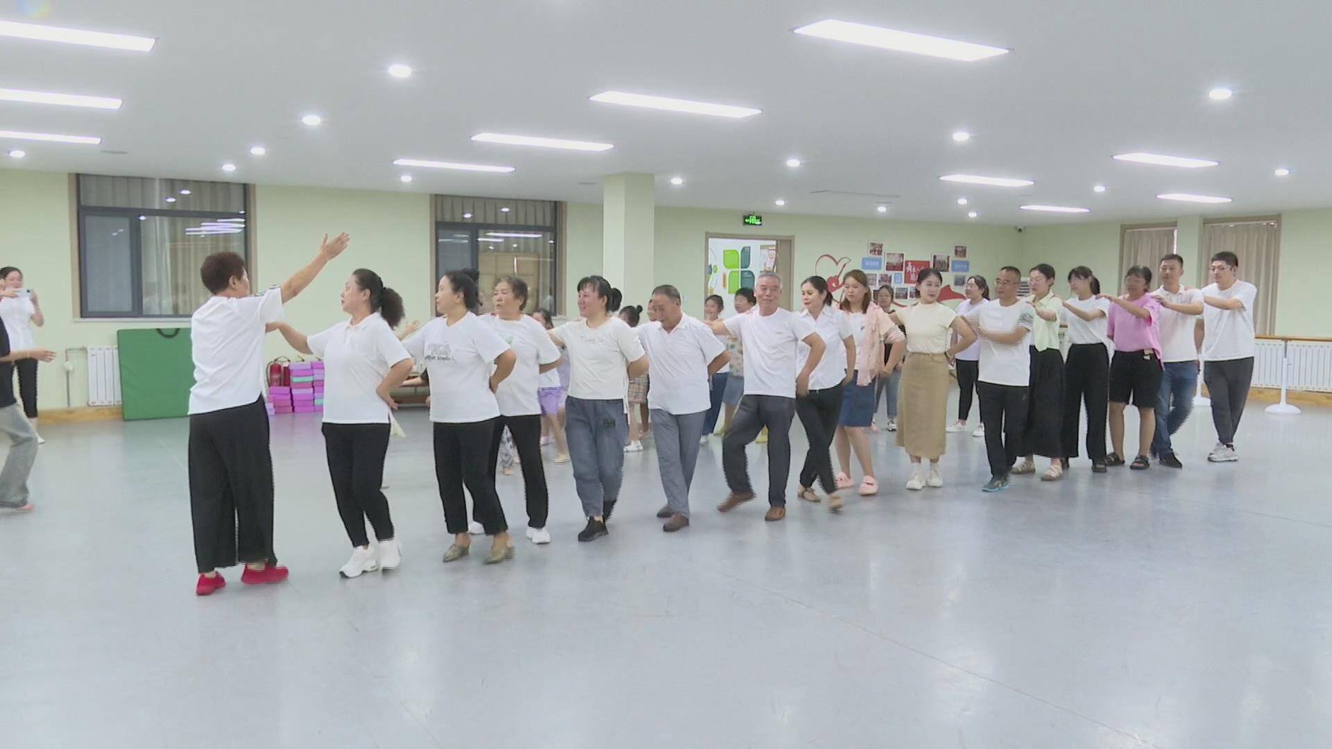 潍坊市奎文区：“文化夜校”丰富文化服务供给 点亮多彩“夜生活”