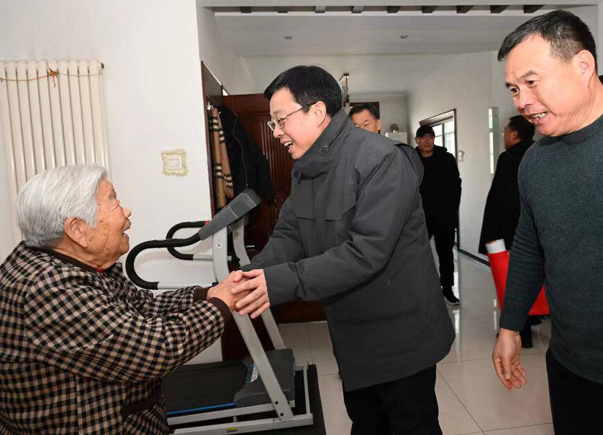 刘运到坊子区、高新区调研民生保障工作并开展春节前走访慰问活动